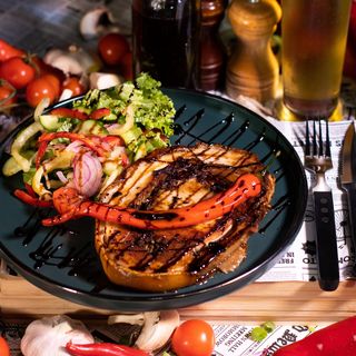 Porchetta cu Salata fresh