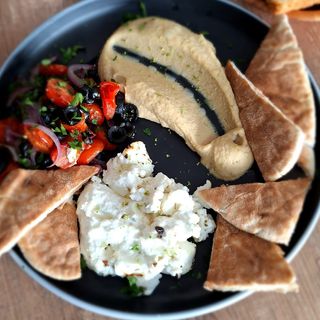 Humus bowl