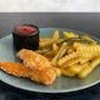 Crispy de pui cu cartofi pai si ketchup