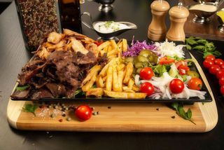 Shaorma la farfurie amestec