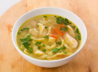 Ciorbă de pui cu tăiței