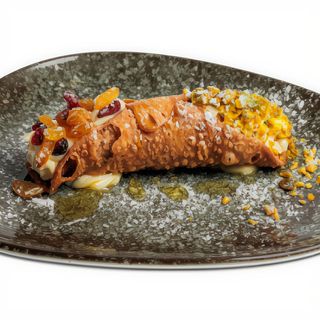 CANNOLI SICILIENI CU CREMA DE BRANZA 