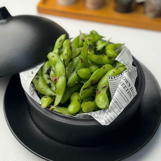 Edamame cu Trufe si Sare Neagra