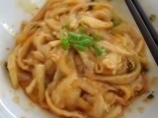 Burta de vita in sos picant