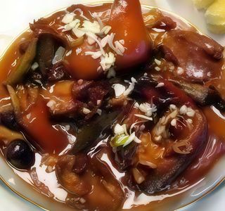 Picioare de porc cu alune in sos picant China