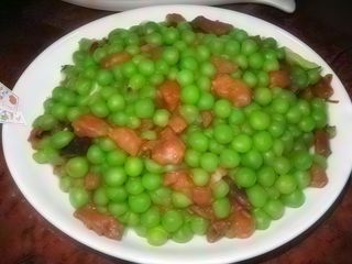 Carne de vita cu mazare in sos chinezesc