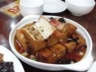 Carne tocata cu tofu prajit