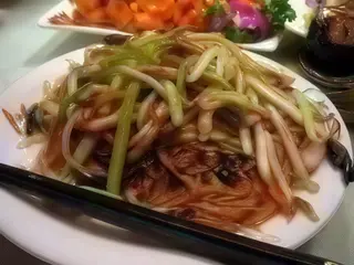 Taitei chinezesti cu fructe de mare