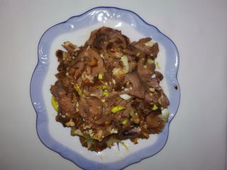 Limba de porc cu usturoi