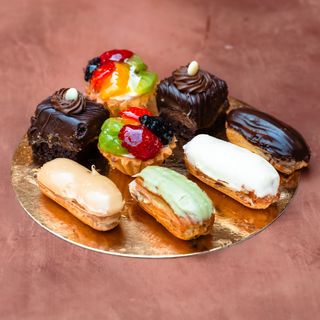 Sweet Bites Selection for 6-8 Person
