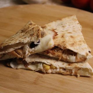 Quesadilla mexicana pui