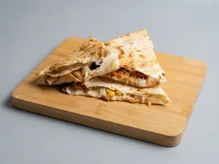 Quesadilla mexicana pui