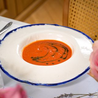 Cremă de roșii și busuioc