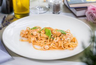 Linguini cu fructe de mare