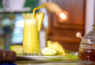 Fresh de ananas, mere si ghimbir