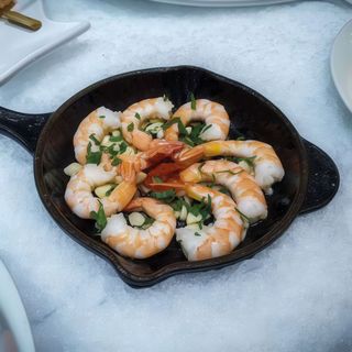 Creveți cu usturoi la tigaie