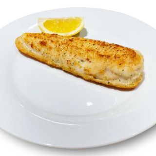 File Merluciu la grătar + sos & lămâie