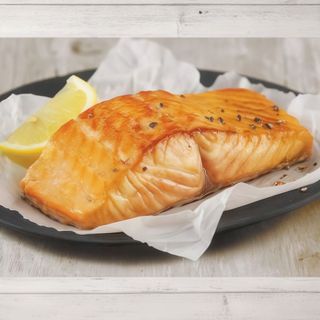 File somon norvegian la grătar