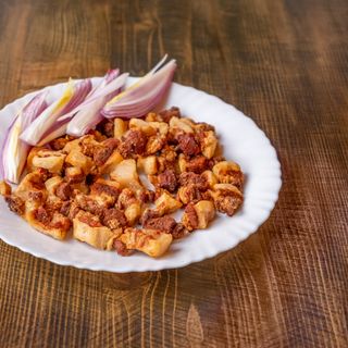 Pomana porcului cu mamliguta si mujdei