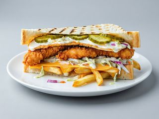 Sandwich Snitel de pui