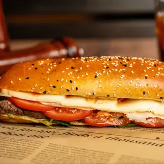 Sandwich cu vită în unt și rucola