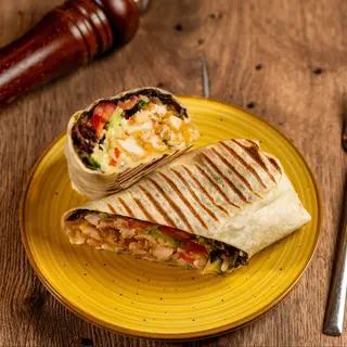 Wrap cu pui crispy și sos sweet chilli