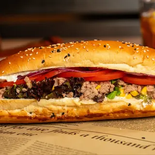 Sandwich cu ton și porumb
