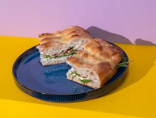 FOCACCIA CU MORTADELLA & FISTIC