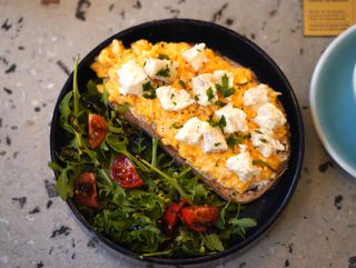 OMLETĂ CU CAȘCAVAL