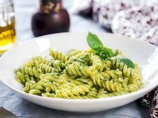 Fusilli cu sos pesto