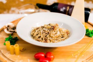 Spaghetti cacio e  pepe    (produs picant)
