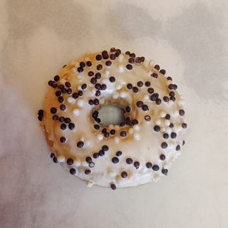 Donut cu crema de vanilie