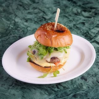 Authentic entrecôte beef burger a la fratellini