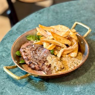 Picanha steak with hand-cut fries peppercorn sauce
