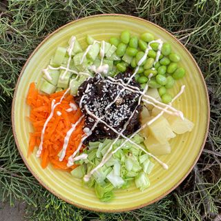  Bol cu vită în stil asiatic şi edamame