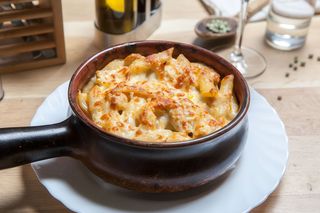  Penne cu pui şi pancetta la cuptor