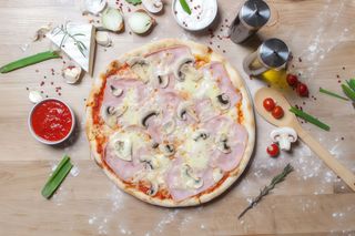 Pizza Prosciutto e Funghi