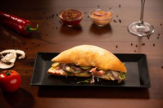 Sandwich cu prosciutto crudo