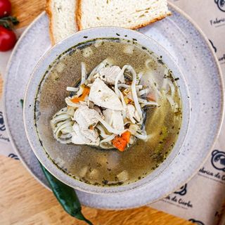 Supă de pui cu tăiței