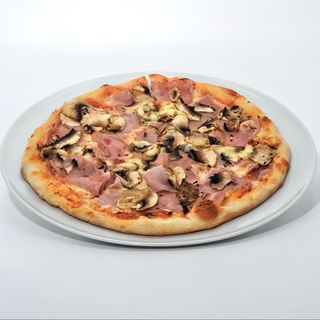 Pizza Prosciutto e Funghi mare