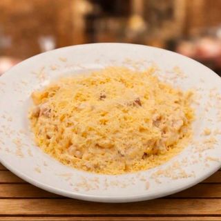 Spaghetti cu pui şi ciuperci