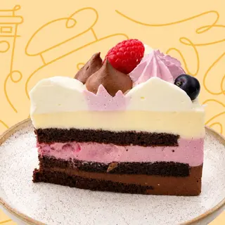 Felie Tort Mousse cu fructe de padure