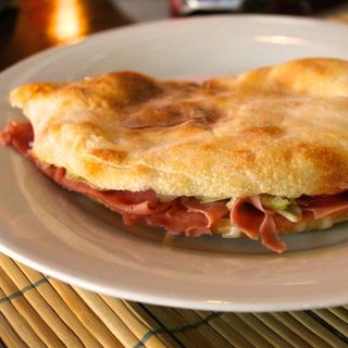 Sandwich cu piept de pui 200g