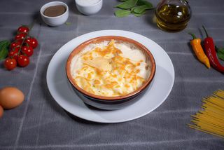 Penne al forno cu pui si ciuperci