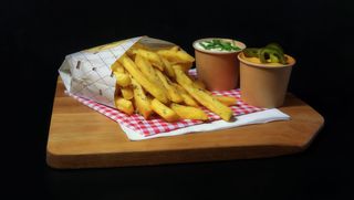 CARTOFI PRAJITI CU SOS CHEDDAR & JALAPENO 250Gr