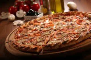 Pizza Prosciutto e Funghi mare