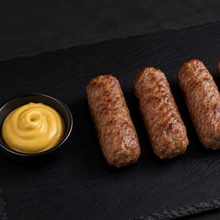 Meniu 8 mici + 2 baghete + mustar + 2 Doze Coca-Cola