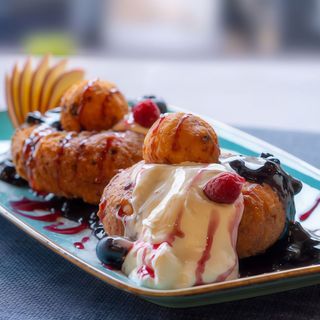 Papanași prăjiți cu smantana