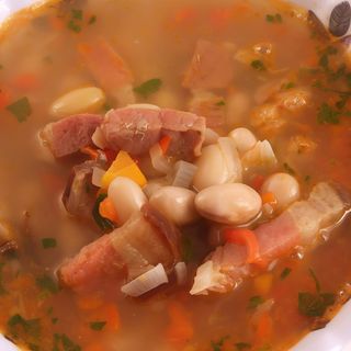 Ciorbă de fasole cu afumătură/100gr/400ml