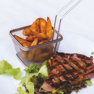 Vrăbioară la grătar şi piure cu trufe /250gr/200gr